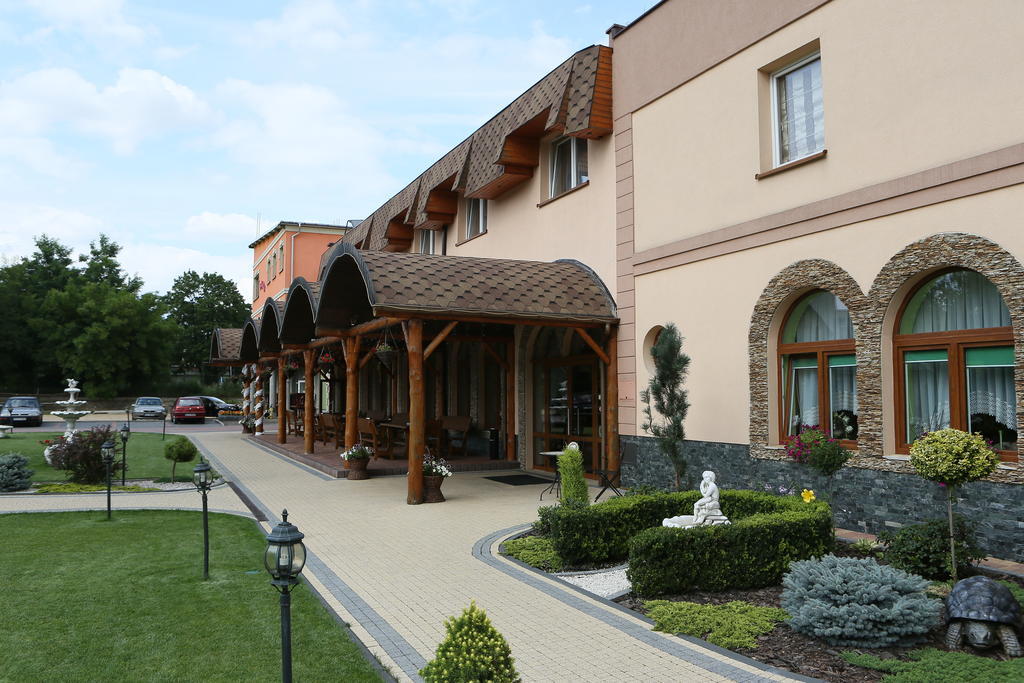 Zlote Arkady Hotel Czestochowa Exterior photo